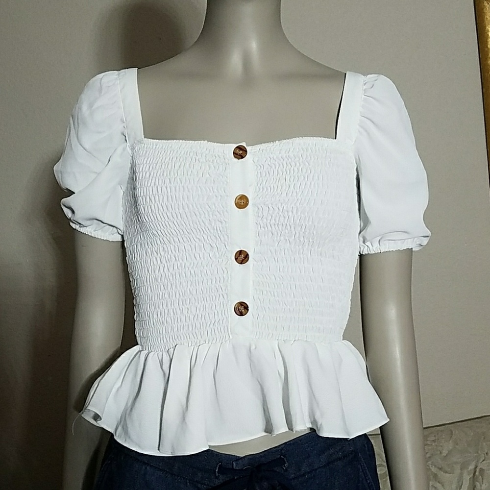 NWT Puffed sleeve peplum blouse
